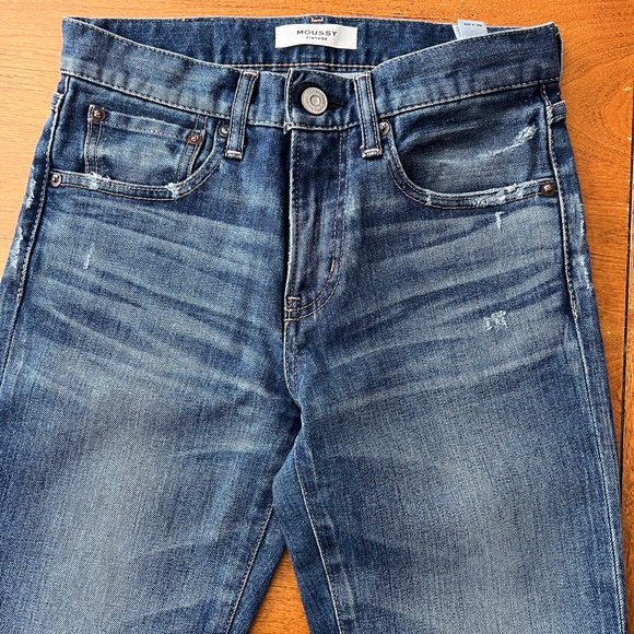 Moussy vintage raw hem jeans size 25